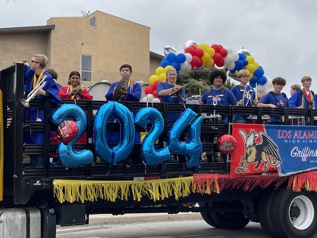 Los Alamitos High School Seniors Celebrated in Annual Rossmoor Car Parade